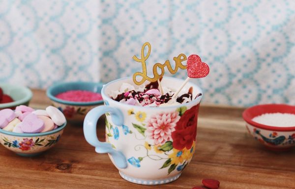 tutorial de pastel de taza de terciopelo rojo del día de san valentín