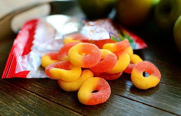 Gummy Peach Rings και οι επτά θανατηφόροι αμαρτίες